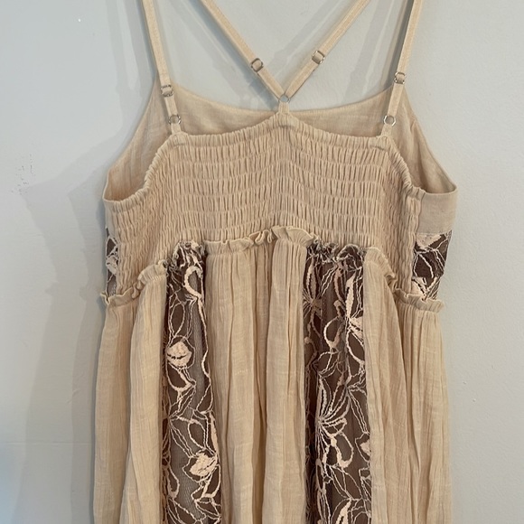 Altar’d State Women’s Tan Gauze with Tan/Brown Appliqué Floral Print Size Medium - Picture 5 of 10